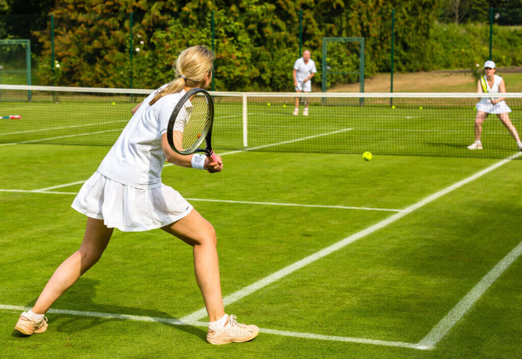 Tennis-game-on-the-grass-court